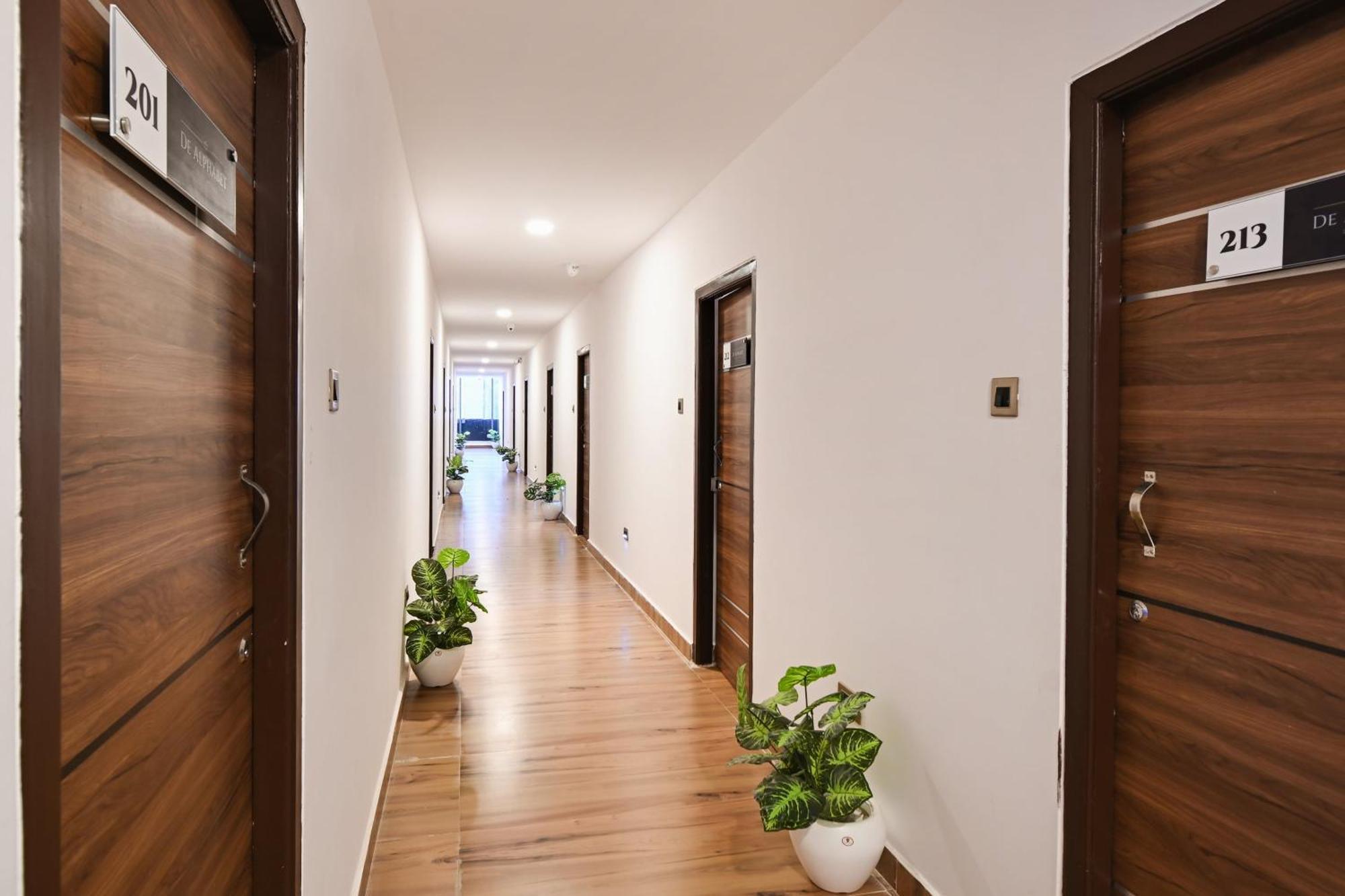 Super Townhouse De Alphabet Karmanghat Haydarabad Dış mekan fotoğraf
